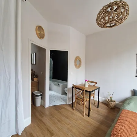 Apartment A Poitevin Break *