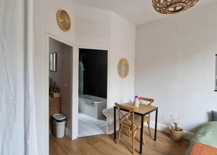 Apartment A Poitevin Break *